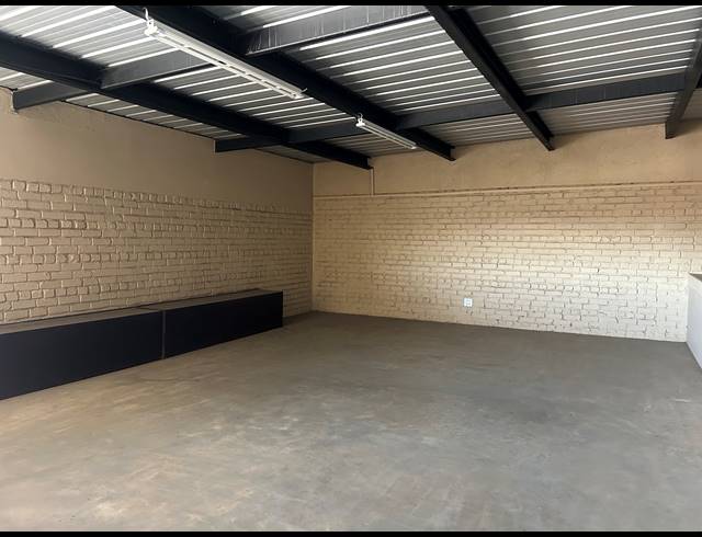 334M² WAREHOUSE TO LET IN POMONA